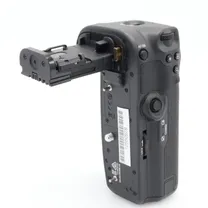 canon-bg-r10-battery-grip-eos-r5-c-r6-ii-oc.jpg