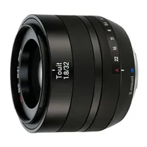 zeiss-touit-32mm-f-1-8-voor-fujifilm-x-moun.jpg