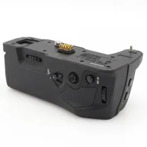 om-system-hld-10-power-battery-holder-occas.jpg