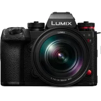 Panasonic_DCS1_MarkIIe_met_24105mm_foto1.webp