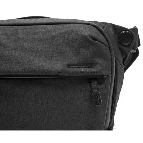 Peak_Design_Everyday_Sling_3L_v2_black_09.jpg