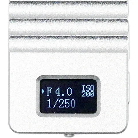 KEKS-KM-Q-digitale-lichtmeter-OLED-display-bovenop-zilver_1.jpg