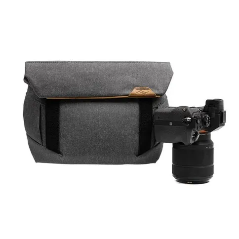 Peak-Design-Field-Pouch-charcoal-V2_4.jpg