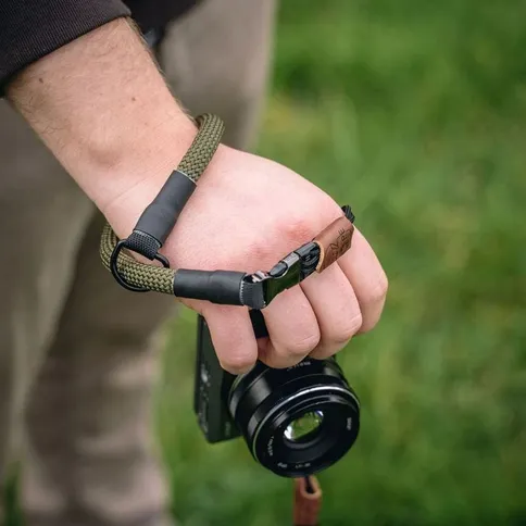 C-Rope-Loop-Camera-wrist-strap-Military-Olive-30cm-Climbing-rope_2.jpg