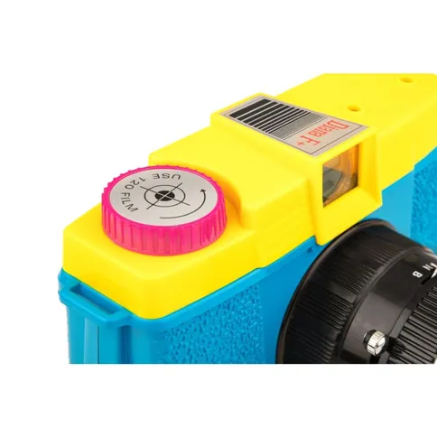Lomography-Diana-F-Package-CMYK_4.jpg