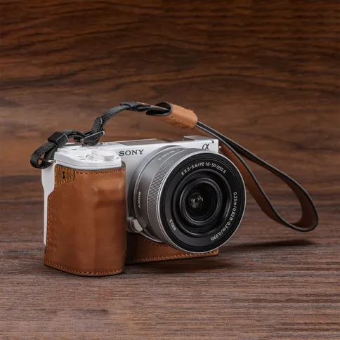 SmallRig-Leather-Case-Kit-for-Sony-ZV-E10-II-Brown-4889_4.jpg