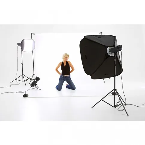 Lastolite-Vinyl-background-350x600cm-super-white_3.jpg