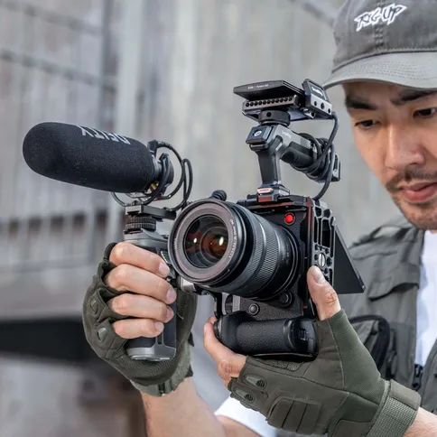 SmallRig-4902-Cage-for-Panasonic-LUMIX-S1R-II-S5-II-S5-IIX-G9-II_3.JPG