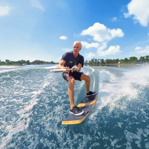Insta360-X5-Water-Sports-Rope-Mount_7.jpg