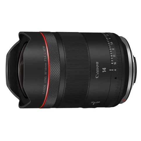 RF 14mm F1.4 VCM_Slant_turn.jpg