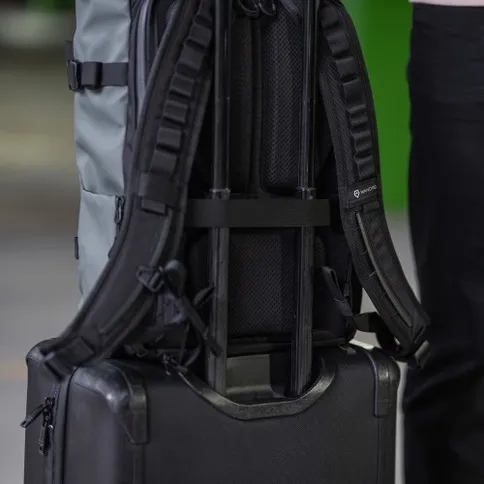 WANDRD-THE-PRVKE-31-Liter-Green-V3_5.jpg