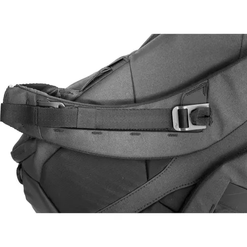 Peak_Design_Everyday_backpack_20L_v2_black_07.jpg