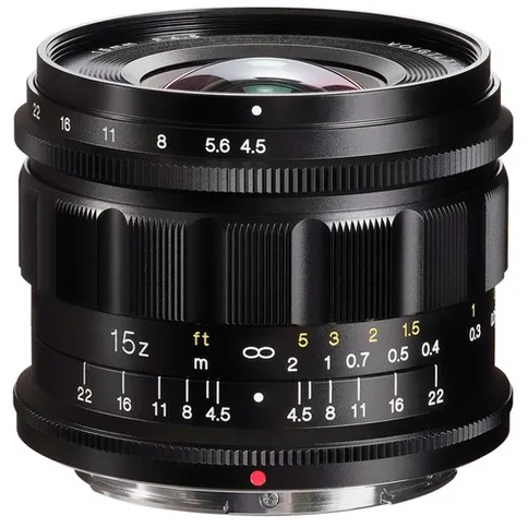 Voigtländer-Super-Wide-Heliar-4,5-15-mm_2.jpg