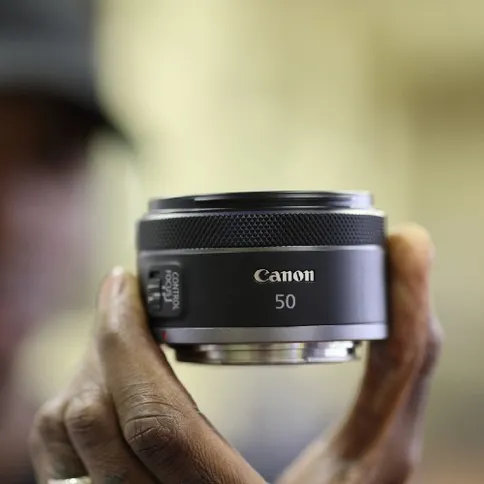 Canon_RF_50mm_F1.8_STM-06.jpg