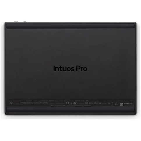 Wacom-Intuos-Pro-Medium-2025_6.jpg