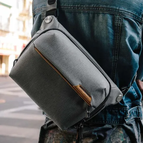Peak-Design-Everyday-sling-6L-V3-ash_5.jpg