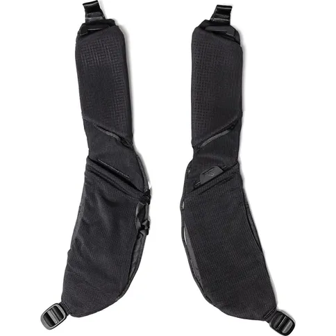 Peak-Design-Outdoor-18L-Backpack-Min-Straps-Pair-black_1.jpg