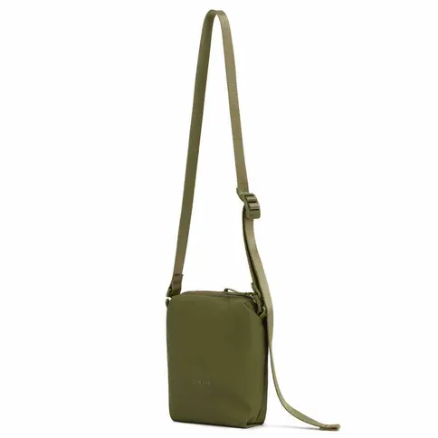 Urth-Andesite-Camera-Pouch-green-2.jpg