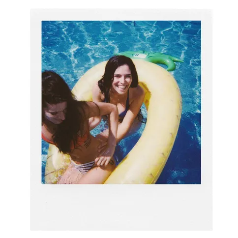 polaroid_originals_color_instantfilm_for_600x40_filmpack_4.jpg