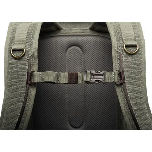 Retrospective-Backpack-15_0002_Retrospective-Backpack-Modular-Pouch-Mounted-Black (17).jpg