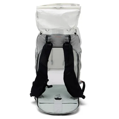 Peak-Design-Outdoor-Backpack-25L-Cloud-4.jpg