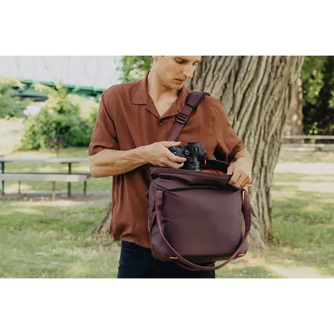 Everyday_Tote_15L_Eclipse_4.jpg