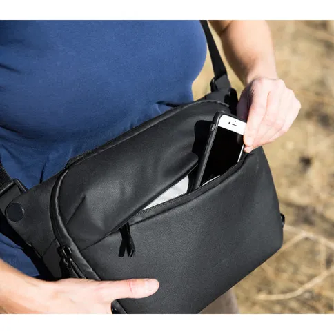 Peak_Design_Everyday_Sling_6L_v2_black_12.jpg