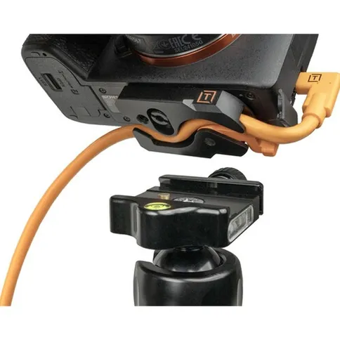 Tether-Tools-TetherGuard-LeverLock-kabelset-USB-C-recht-naar-USB-C-haaks-9-4m-oranje_6.jpg