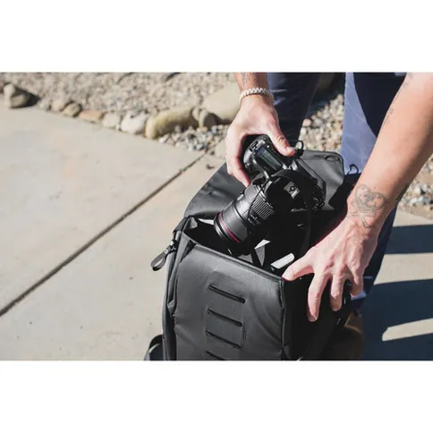Peak_Design_Everyday_backpack_30L_v2_black_08.jpg