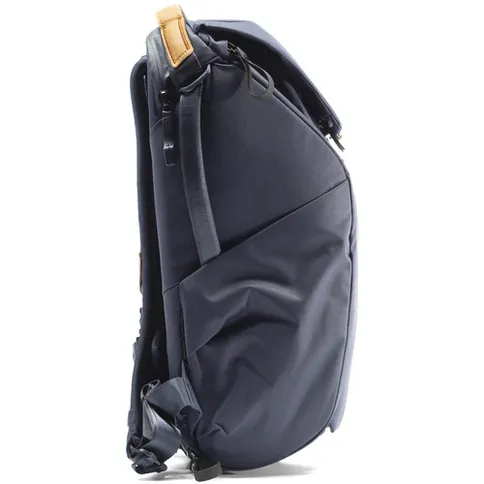 Peak_Design_Everyday_backpack_20L_v2_midnight_04.jpg