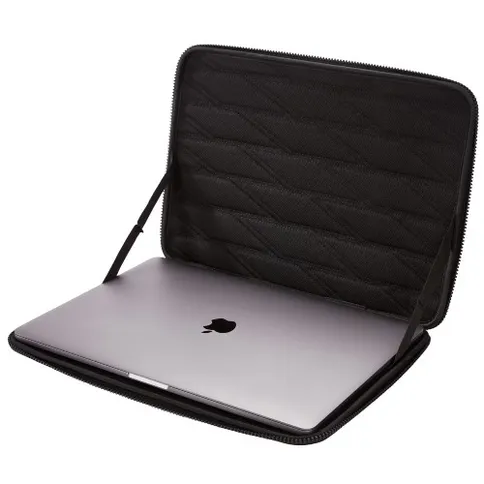 Thule_GauntletMacBookPro16_zwart_foto4.jpg