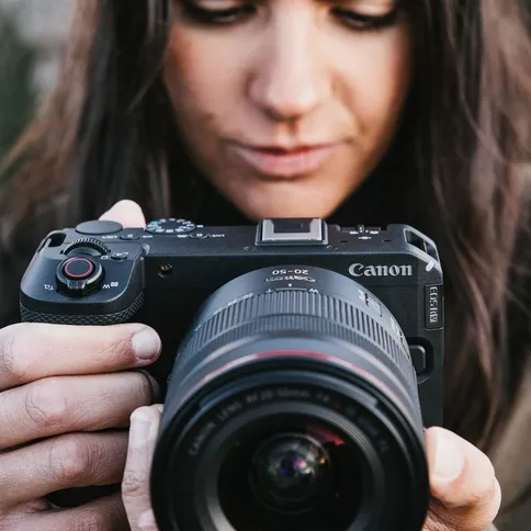3_Canon_EOS_R6V.jpg