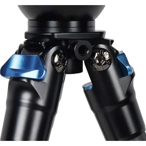 Sirui-C223L-Compact-Travel-Tripod-with-Leveling-Base_6.jpg