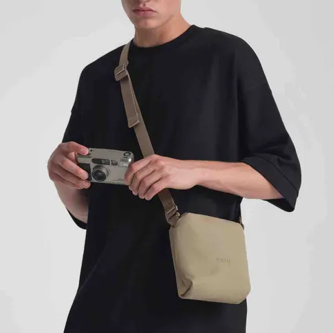 Urth-Andesite-Camera-Pouch-beige-6.jpg
