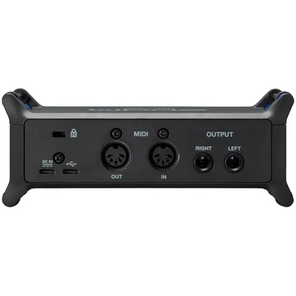 Zoom-UAC-232-32-Bit-Float-Audio-Interface_2.jpg