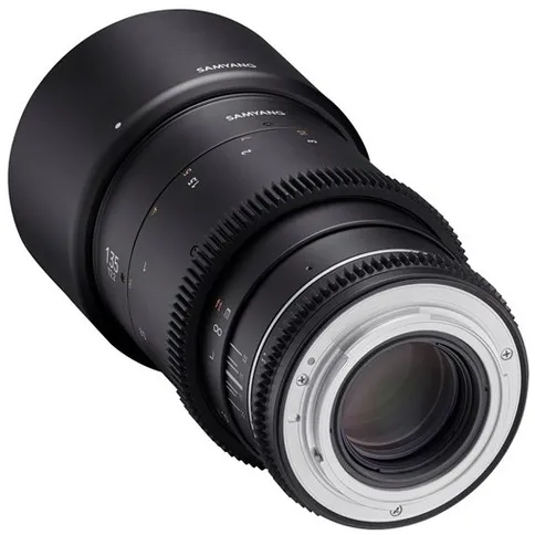 Samyang-135mm-T2.2-VDSLR-MK2-mft_5.jpg