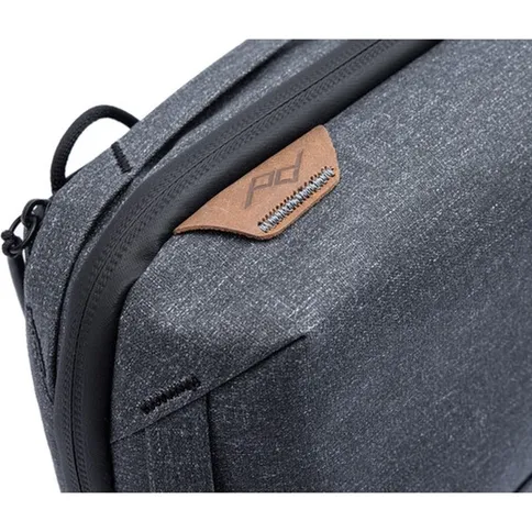 Peak-Design-Tech-Pouch-V2-charcoal_3.jpg