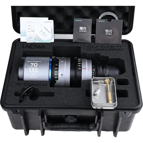 Laowa-Sunlight-FF-2x-Anamorphic-Zoom-70-135mm-Blue_5.jpg
