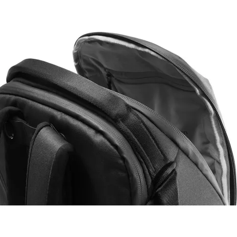 Peak_Design_Everyday_backpack_zip_20L_v2_black_06.jpg