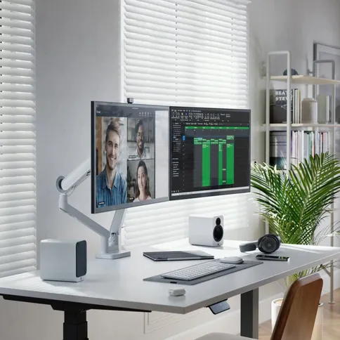 Alogic-Clarity-Max-32-UHD-4K-monitor-65W-PD_7.jpg