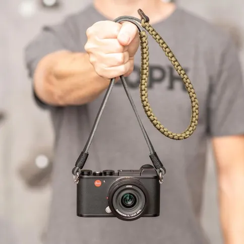 Leica-18896-Paracord-riem-gemaakt-door-COOPH-zwart-olijfgroen-126cm_4.jpg