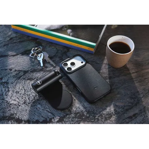 IPhone_Case_outside_Version_B_LoRes 5.jpg