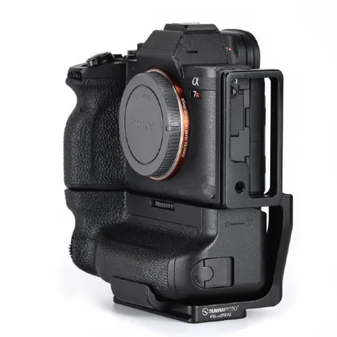 Sunwayfoto-L-Plate-for-Sony-A7RIV-incl-grip_5.jpg