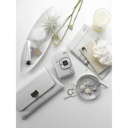Fuji Instax Mini LIPLAY Stone White 9.jpg