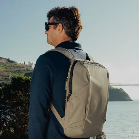 5_Peakdesign_travel_backpack_2in1_40L.jpg
