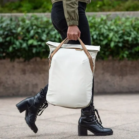 Peak-Design-Everyday-totepack-20L-V3-bone_6.jpg