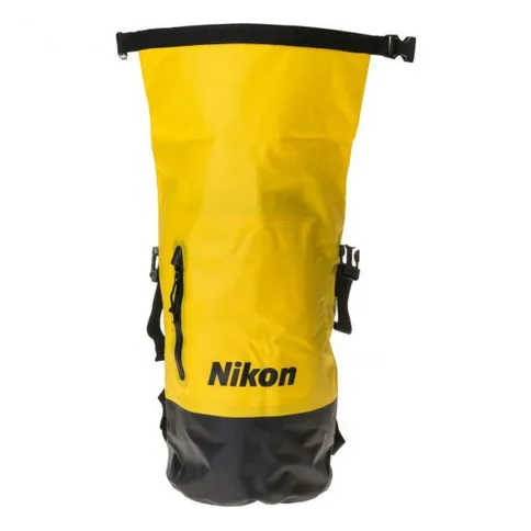 nikon-geel-3.jpg