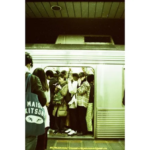 Lomography-Lomochrome-Metropolis-35mm-ISO-100-400-Tokyo-Edition_5.jpg