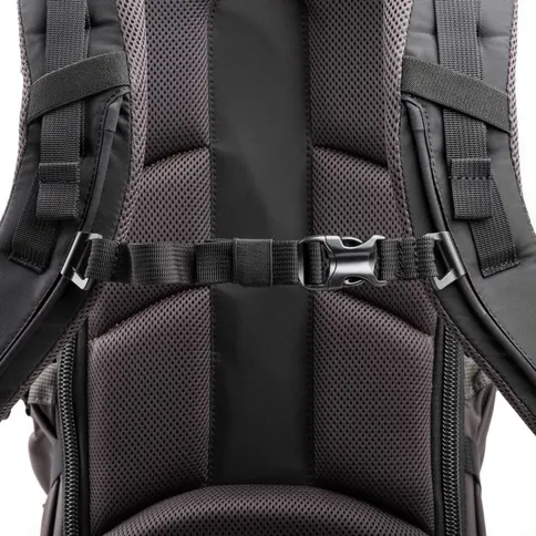 Think-Tank-BackLight-32L-Long-Lens_5.jpg