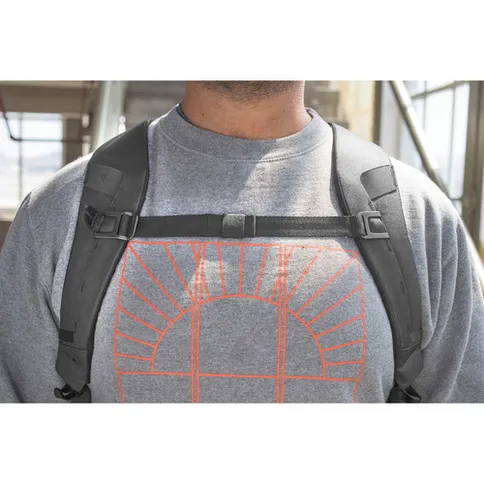 Peak_Design_Everyday_backpack_30L_v2_black_10.jpg